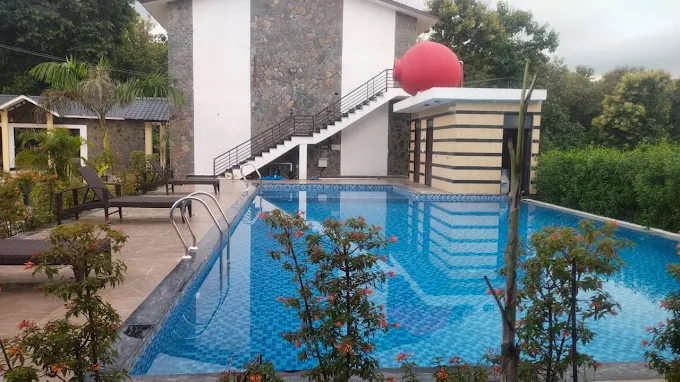 best 5-star luxury hotel in Jim Corbett Ramnagar